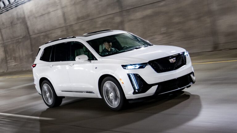 تم التأكيد! ستعود سيارة كاديلاك XT6 الرياضية متعددة الاستخدامات بمحرك بنزين